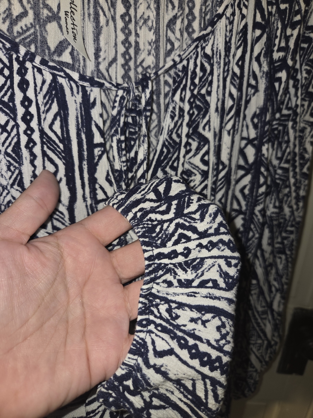 NY Collection White and Navy Patterned Peasant Top - Picture 3 of 3